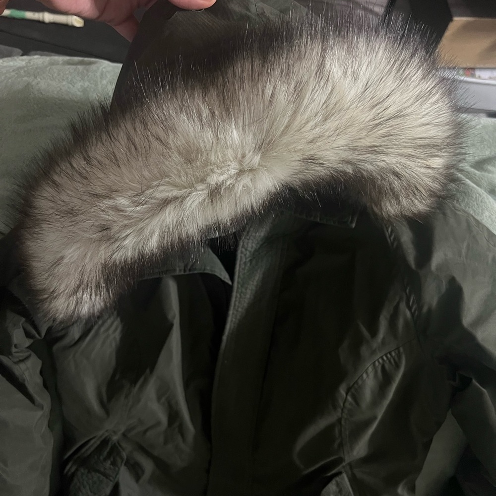 Like new summit parka in Large!